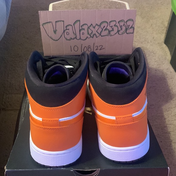 Jordan 1 Mid Shattered Backboard Black Starfish - Picture 6 of 6